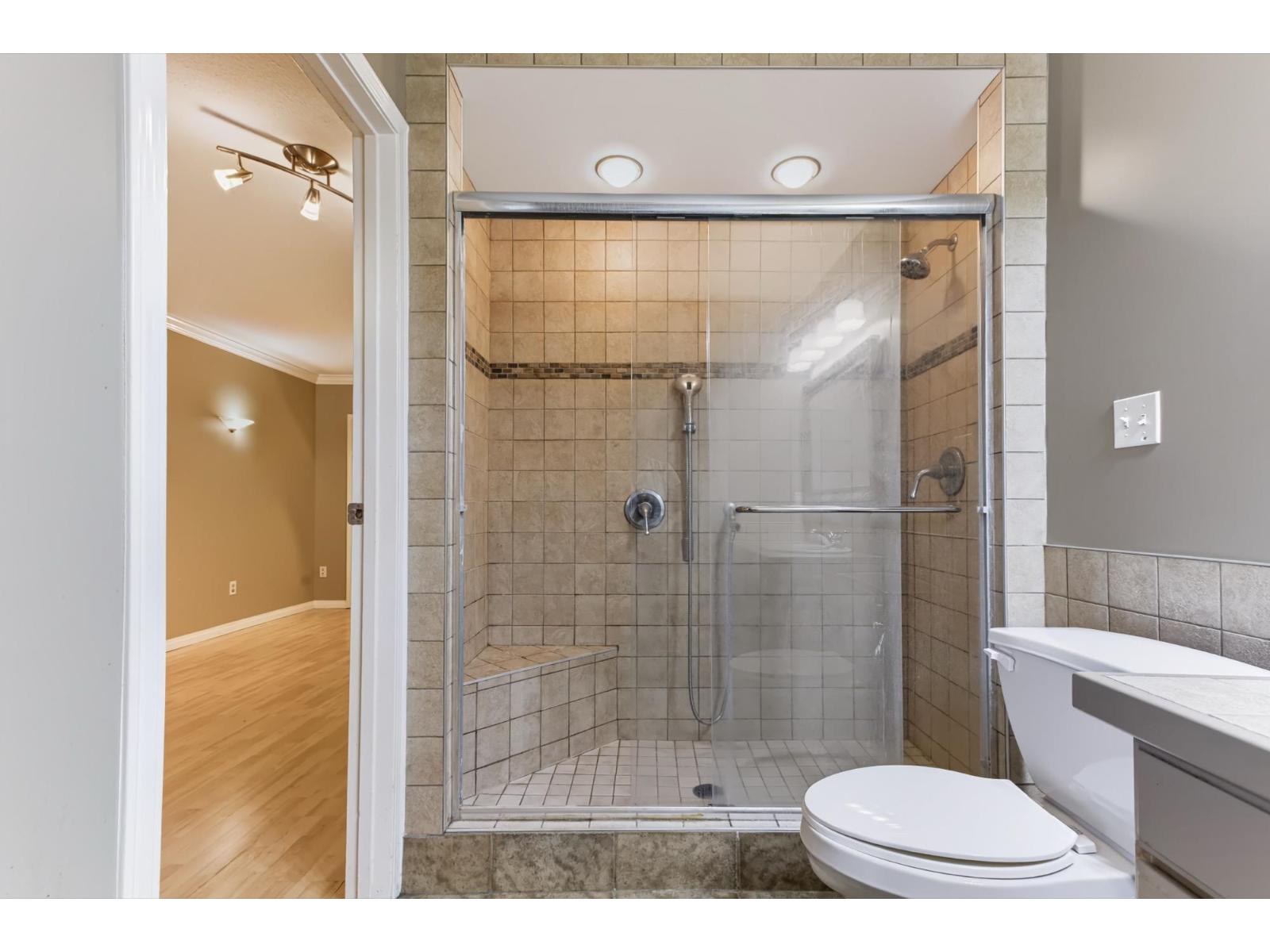 4 15971 MARINE DRIVE, White Rock