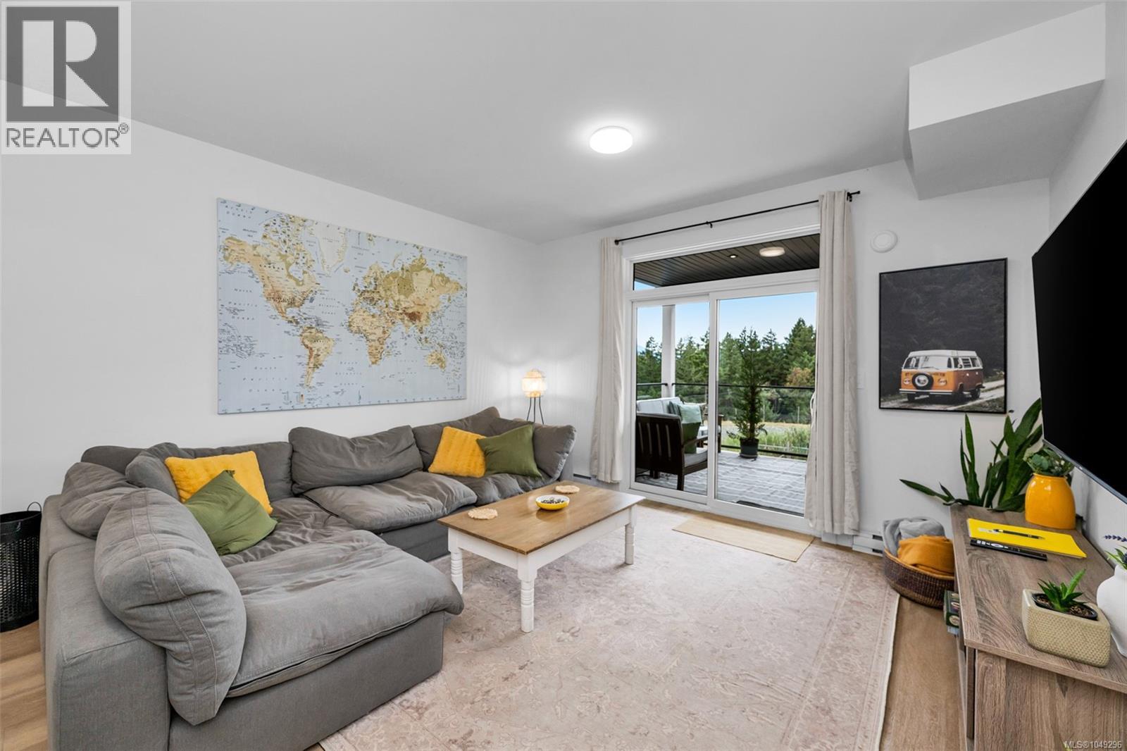 6261 Highwood Dr - Image 62
