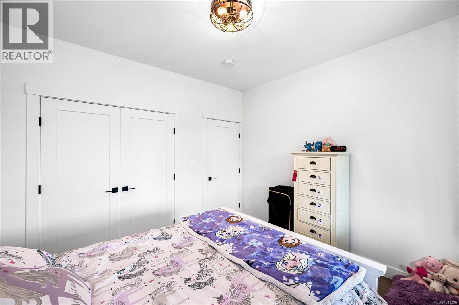 6261 Highwood Dr - Image 45