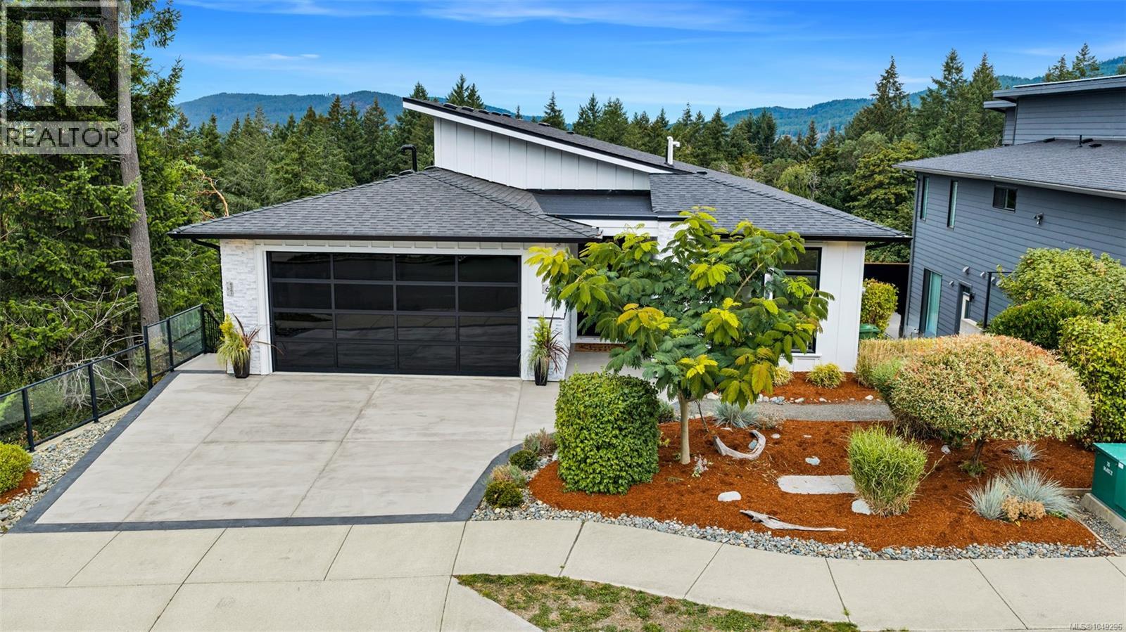 6261 Highwood Dr - 82