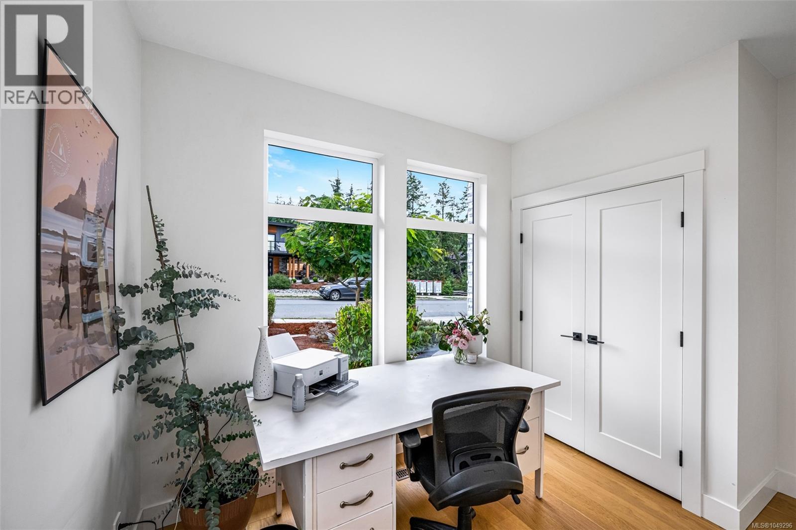 6261 Highwood Dr - Image 33