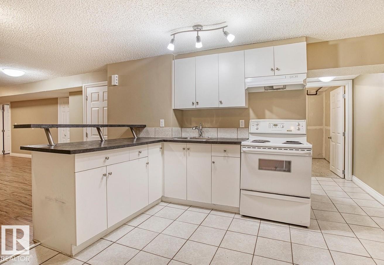 9072 52 ST NW - 13