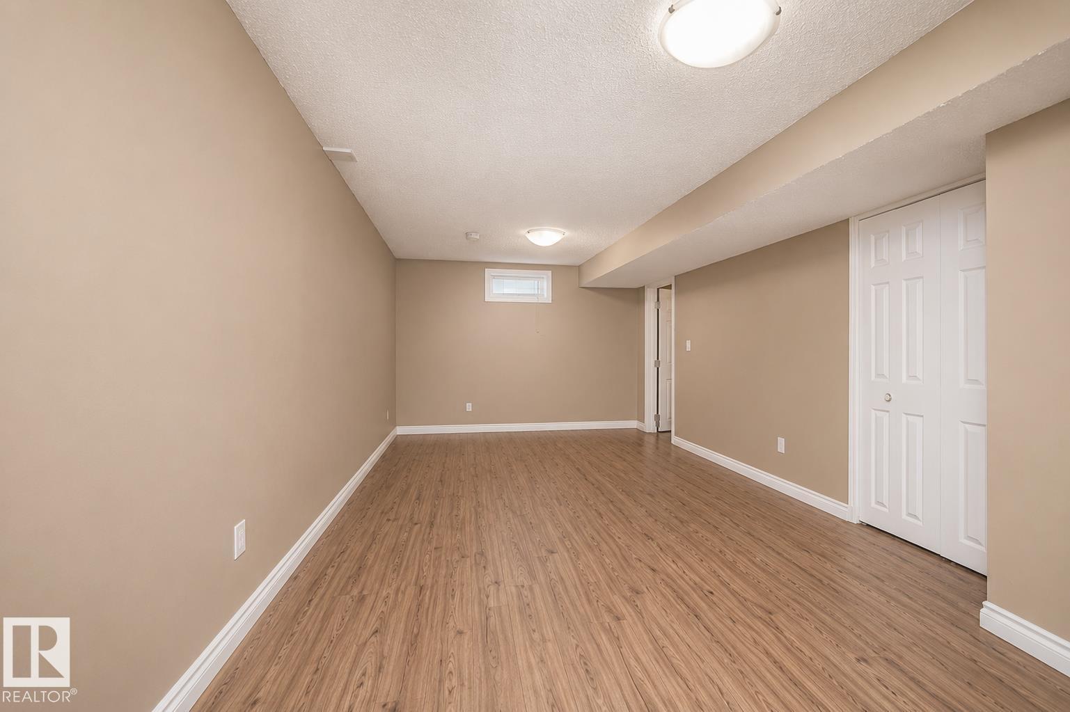 9072 52 ST NW - 16