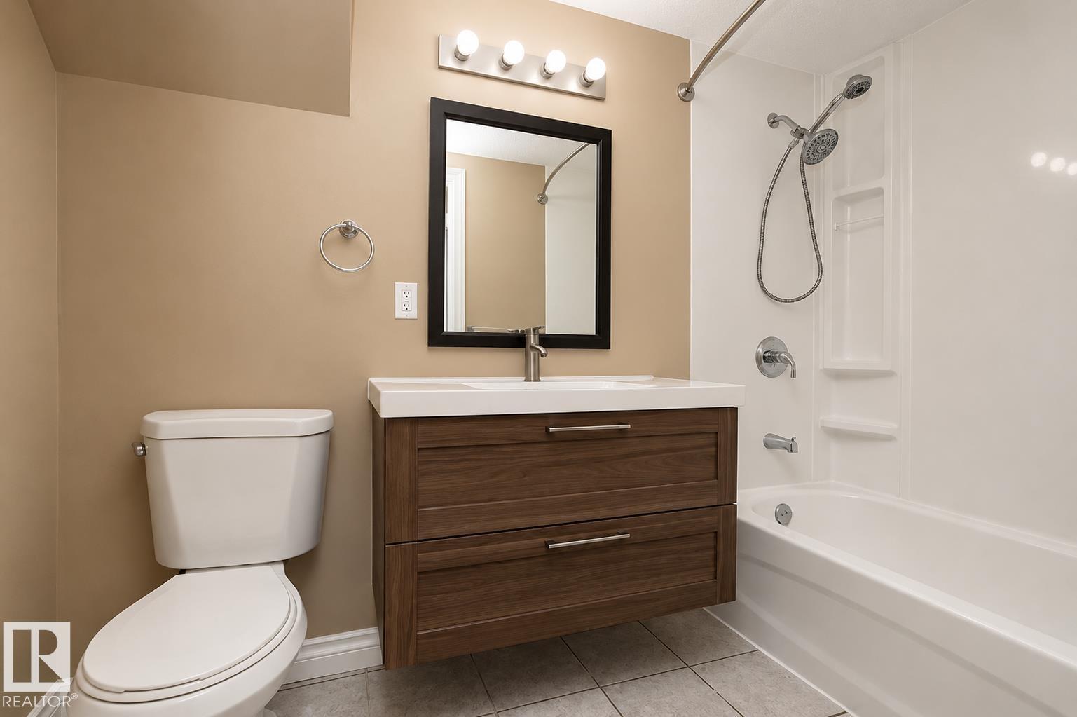 9072 52 ST NW - 19