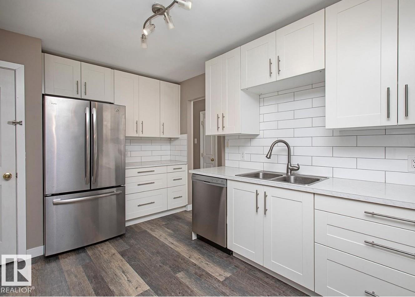 9072 52 ST NW - 5