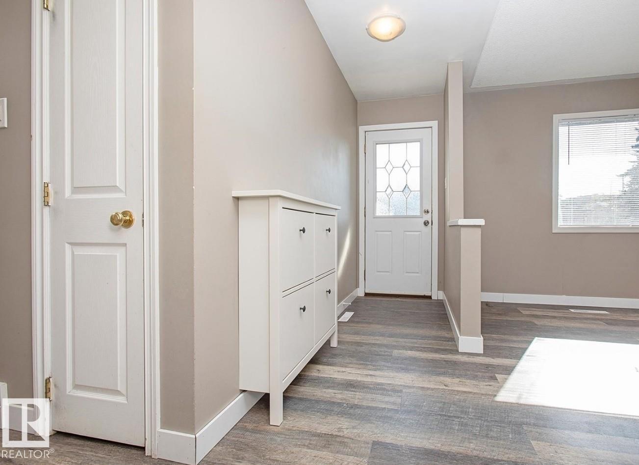 9072 52 ST NW - 8