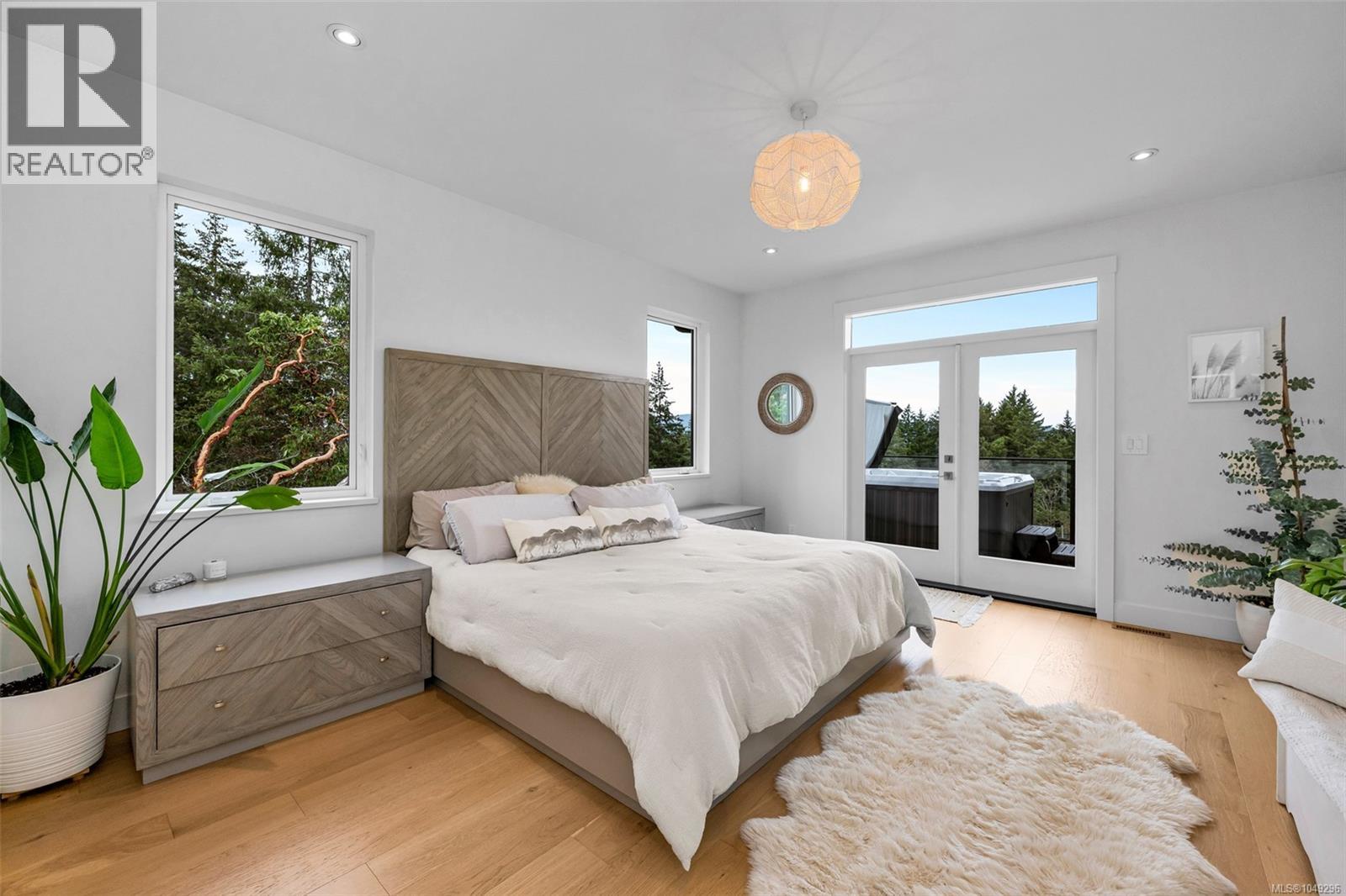 6261 Highwood Dr - Image 27