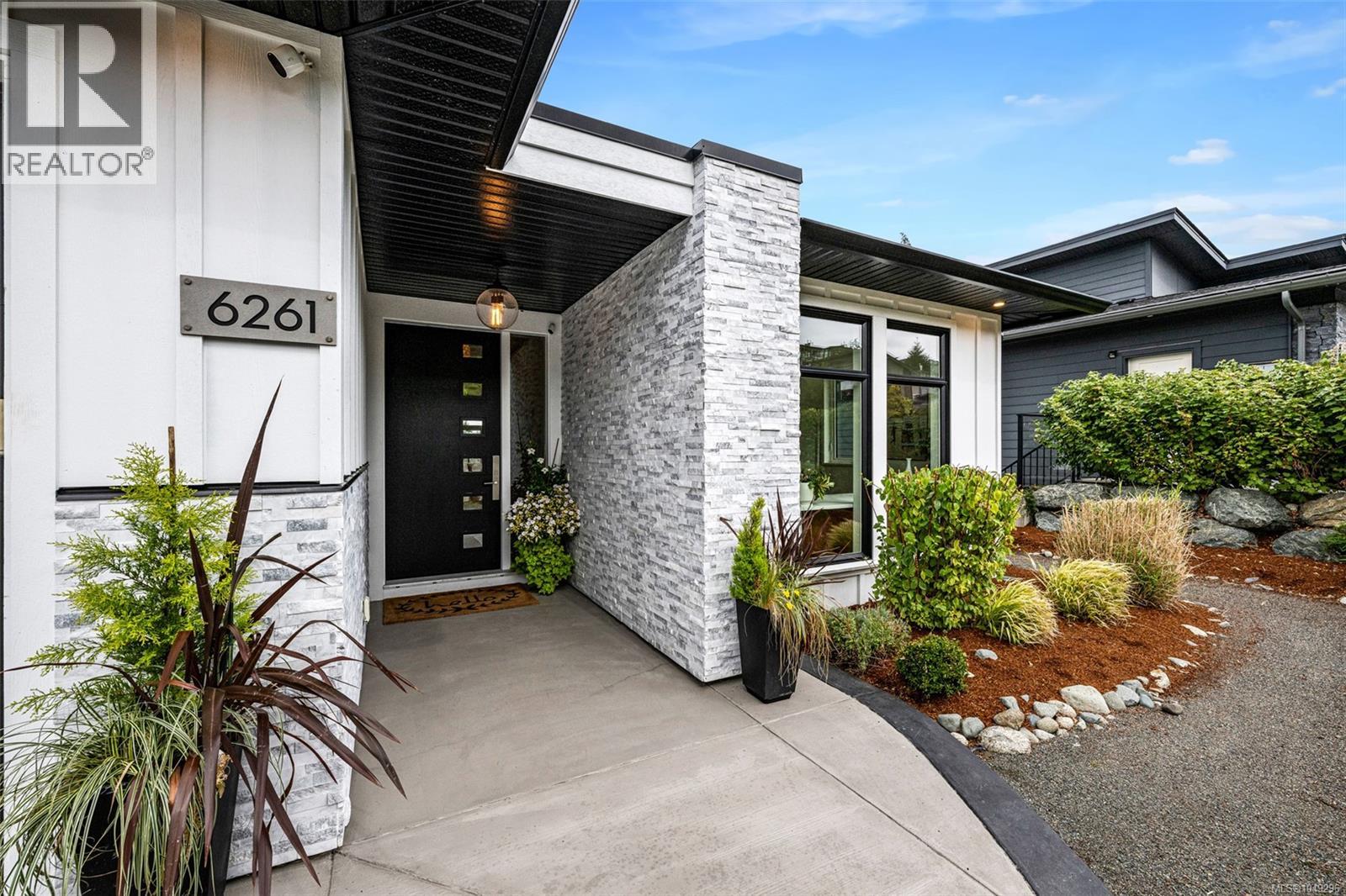 6261 Highwood Dr - Image 3