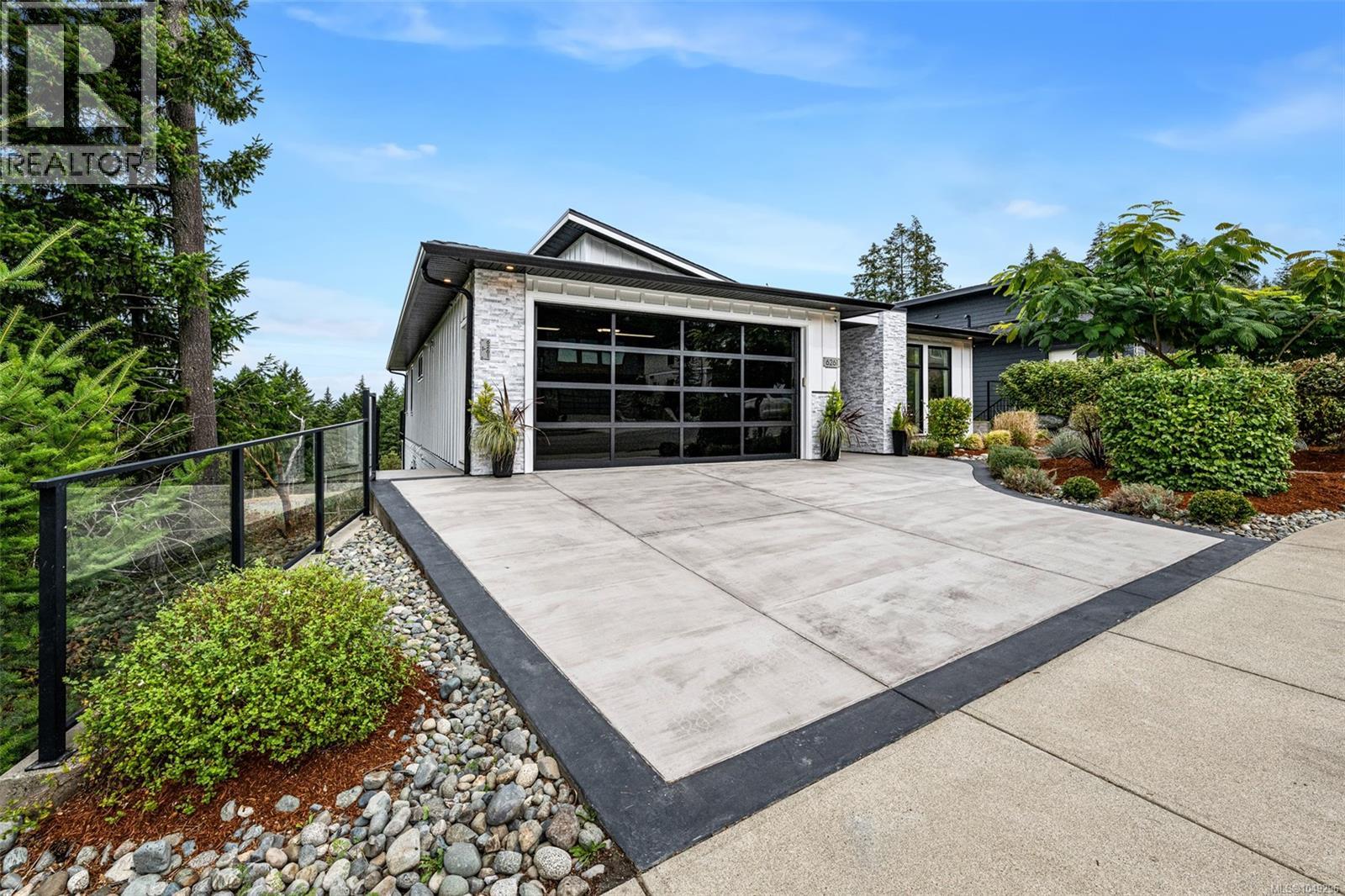 6261 Highwood Dr - 86