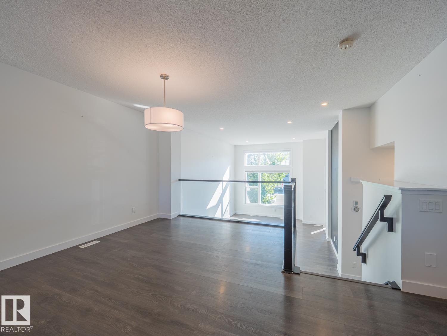 9632 224 ST NW - 8