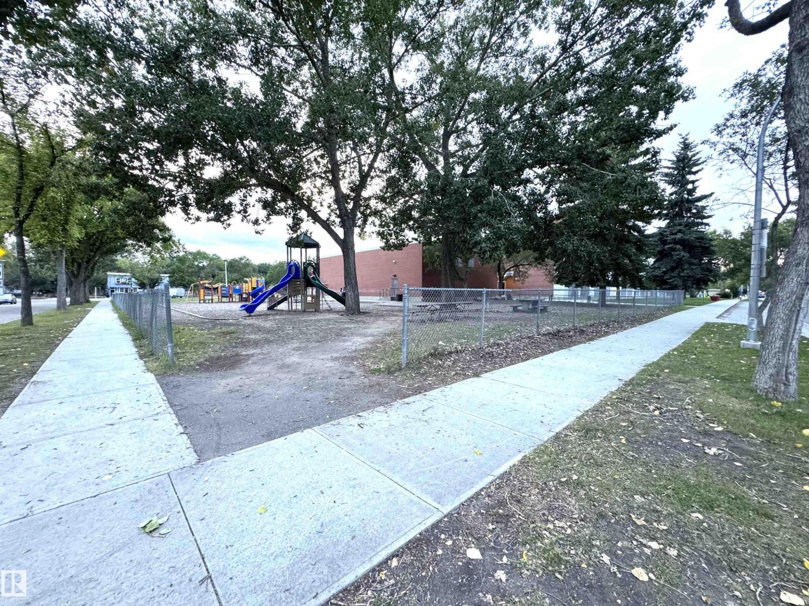 12046 89 ST NW - 46