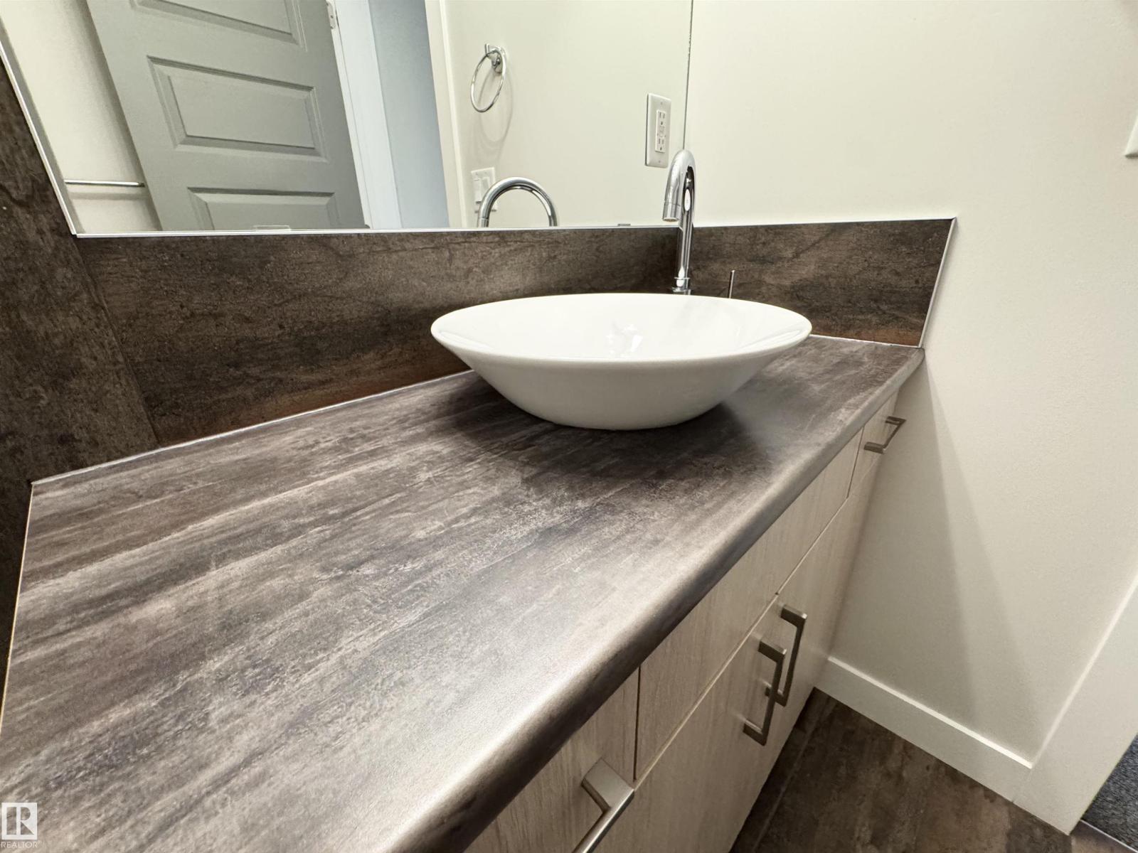12046 89 ST NW - 29
