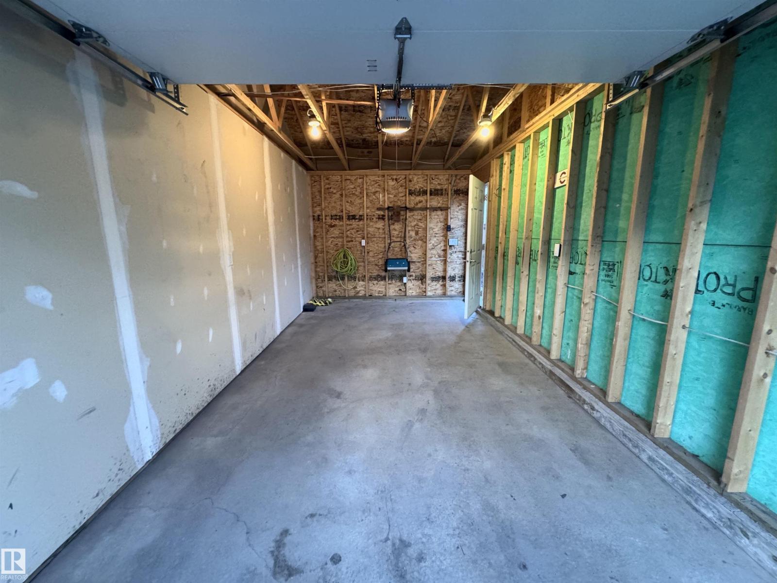 12046 89 ST NW - 40