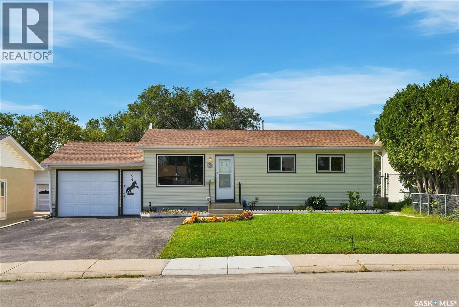 54 Klaehn CRESCENT, Saskatoon Saskatchewan — photo 4