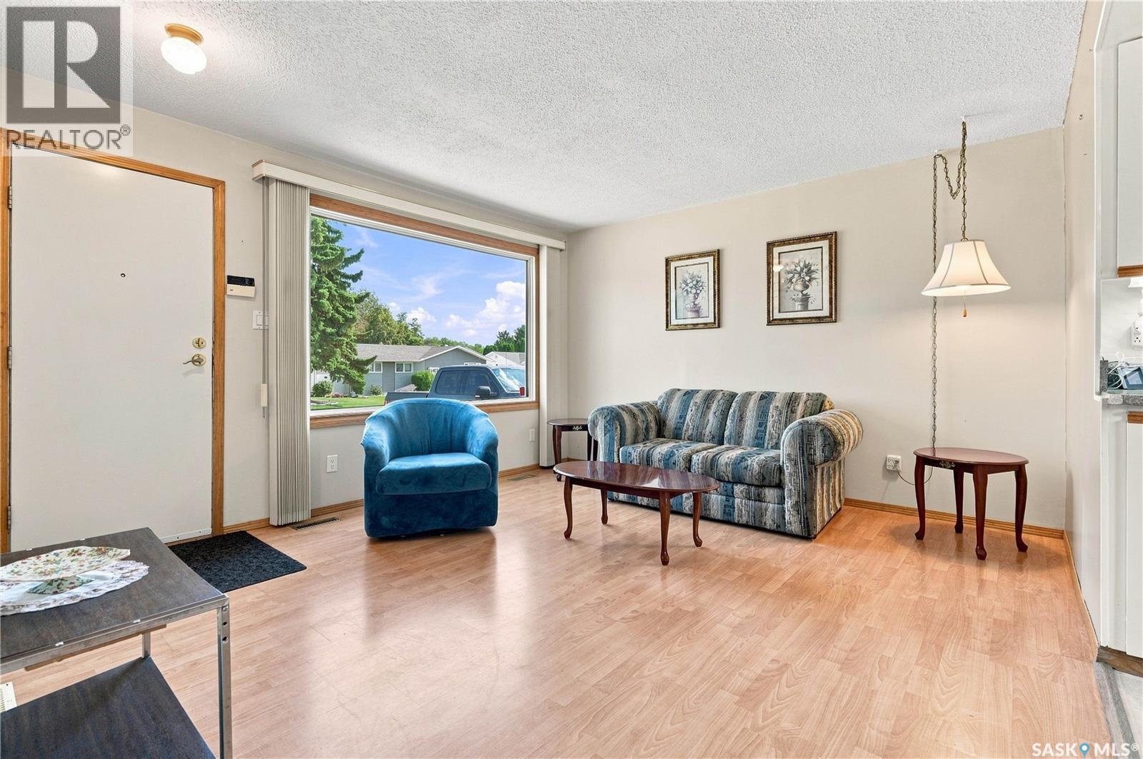 54 Klaehn CRESCENT - 7