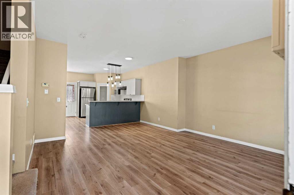 #904 703 Luxstone Square SW - 8