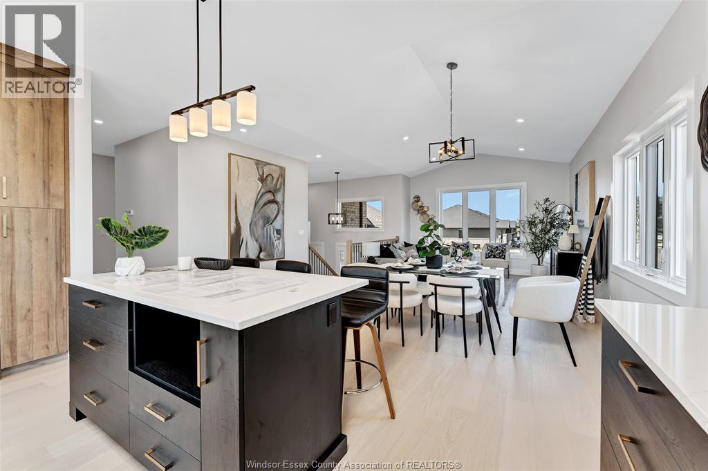 51 FENCELINE DRIVE - 28