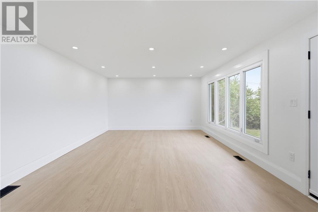 906 Goodview Road - Image 12