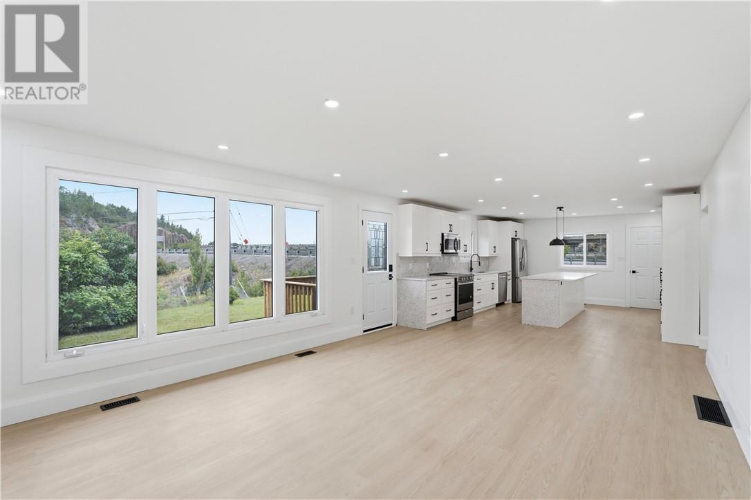 906 Goodview Road - Image 13