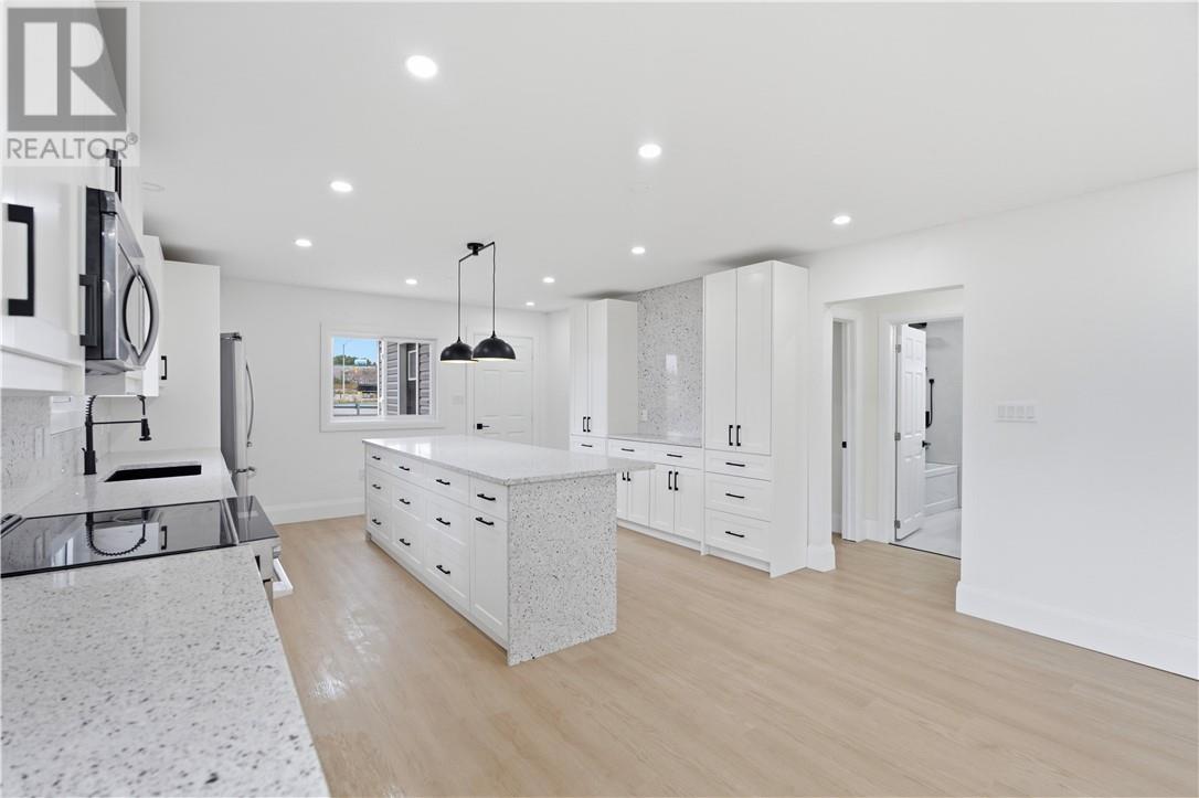 906 Goodview Road - Image 14