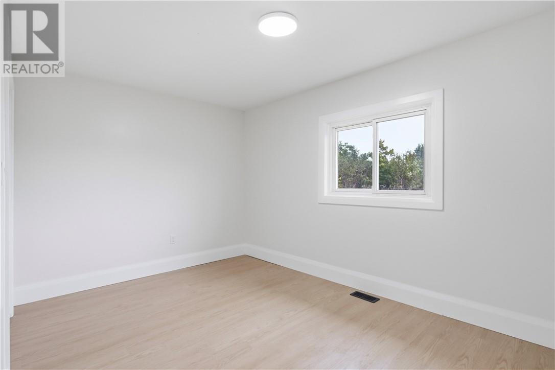 906 Goodview Road - Image 18