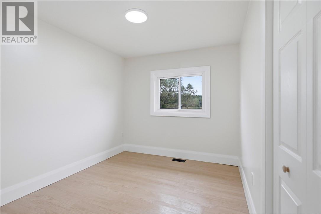 906 Goodview Road - Image 19