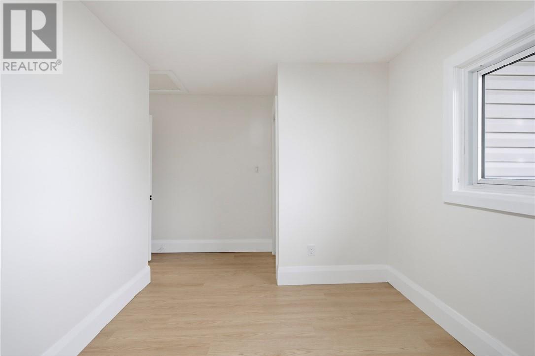 906 Goodview Road - Image 20