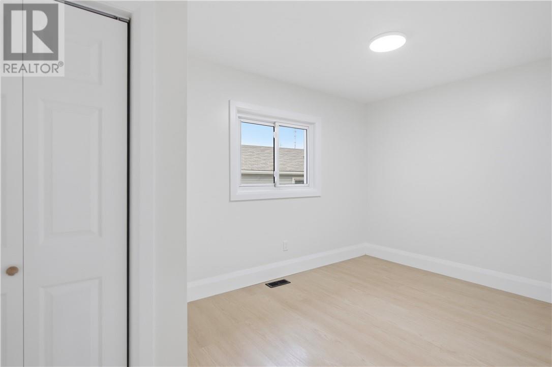 906 Goodview Road - Image 21