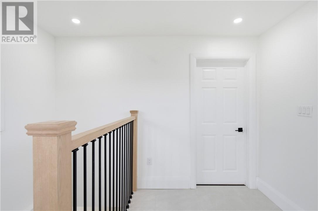 906 Goodview Road - Image 23
