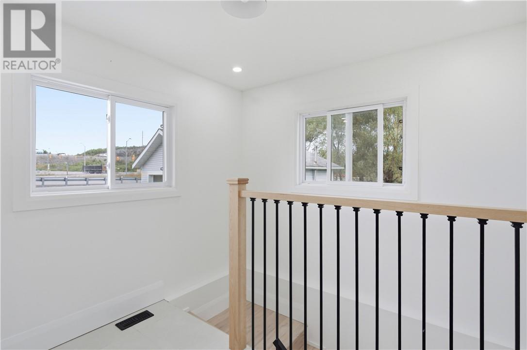 906 Goodview Road - Image 24