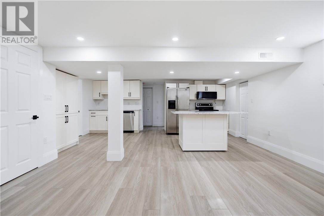 906 Goodview Road - Image 25