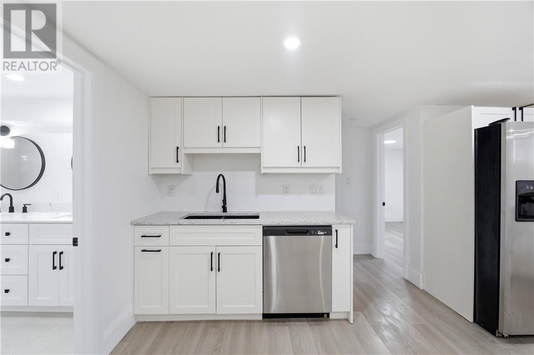 906 Goodview Road - Image 28