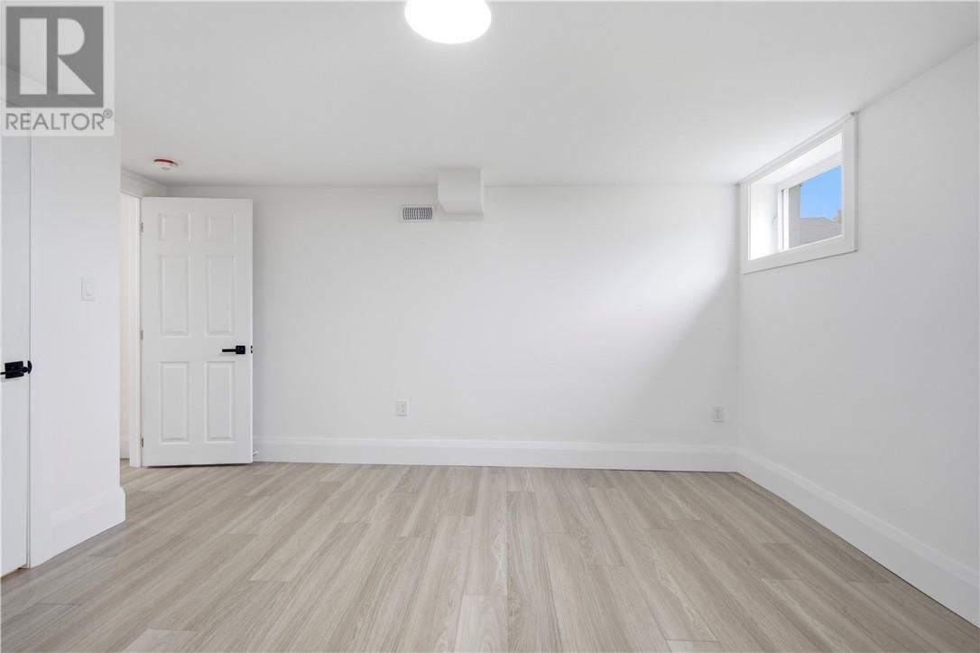 906 Goodview Road - Image 34