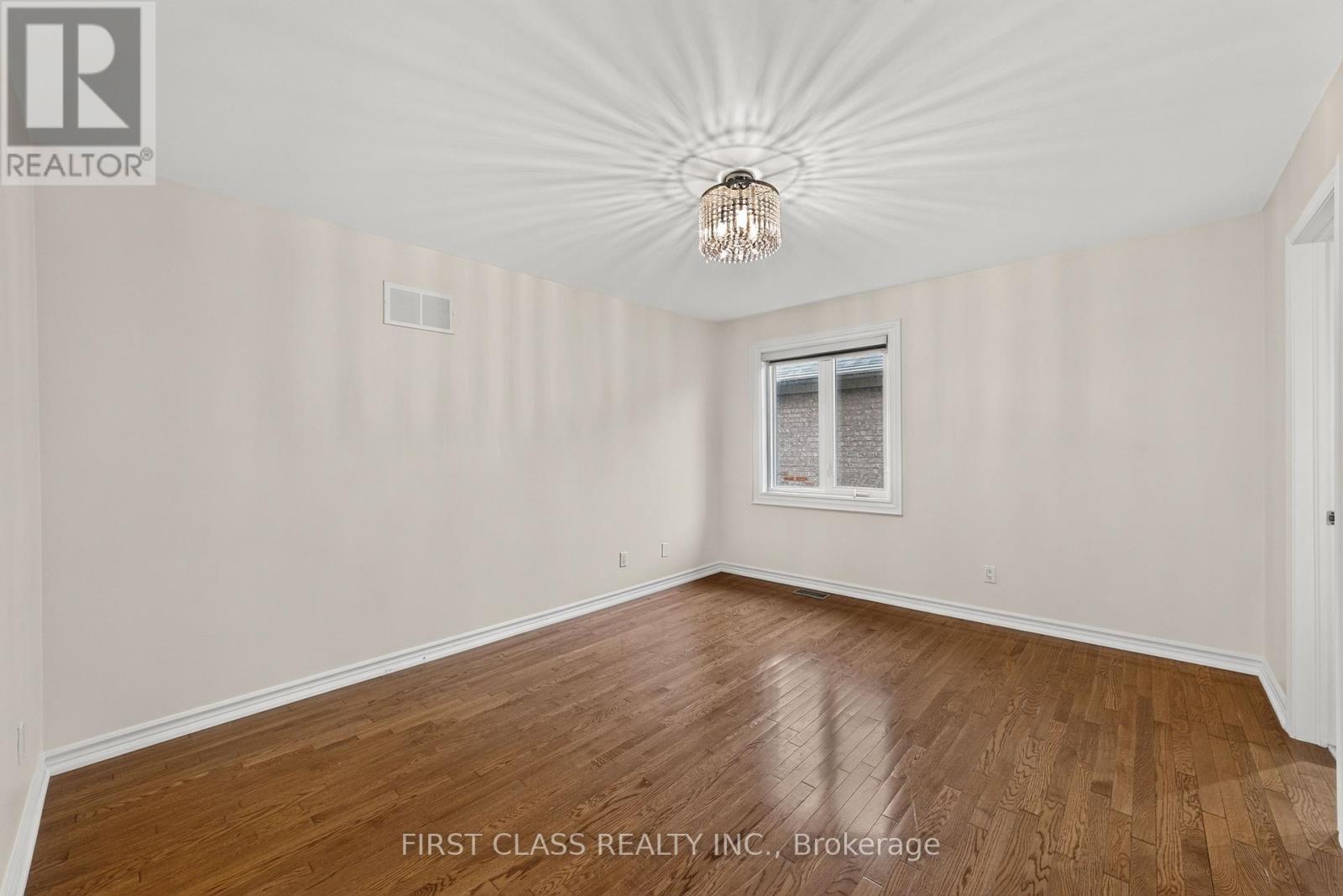 67 BLACK WALNUT CRESCENT - Image 27
