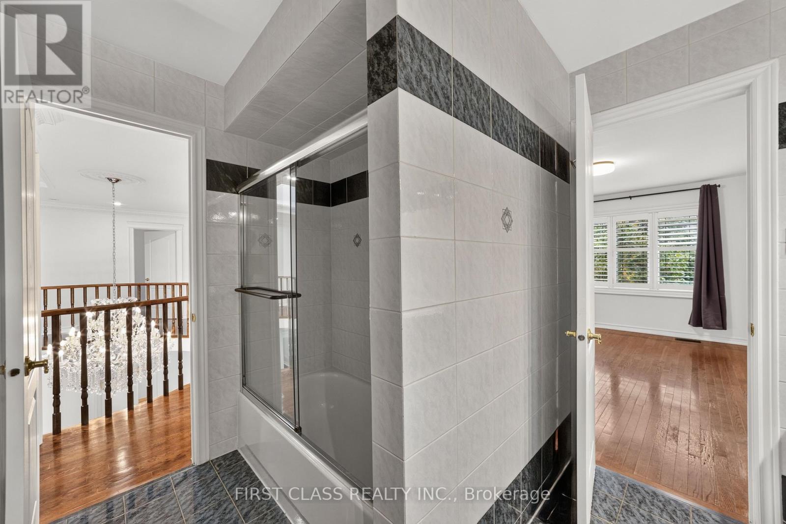 67 BLACK WALNUT CRESCENT - Image 33