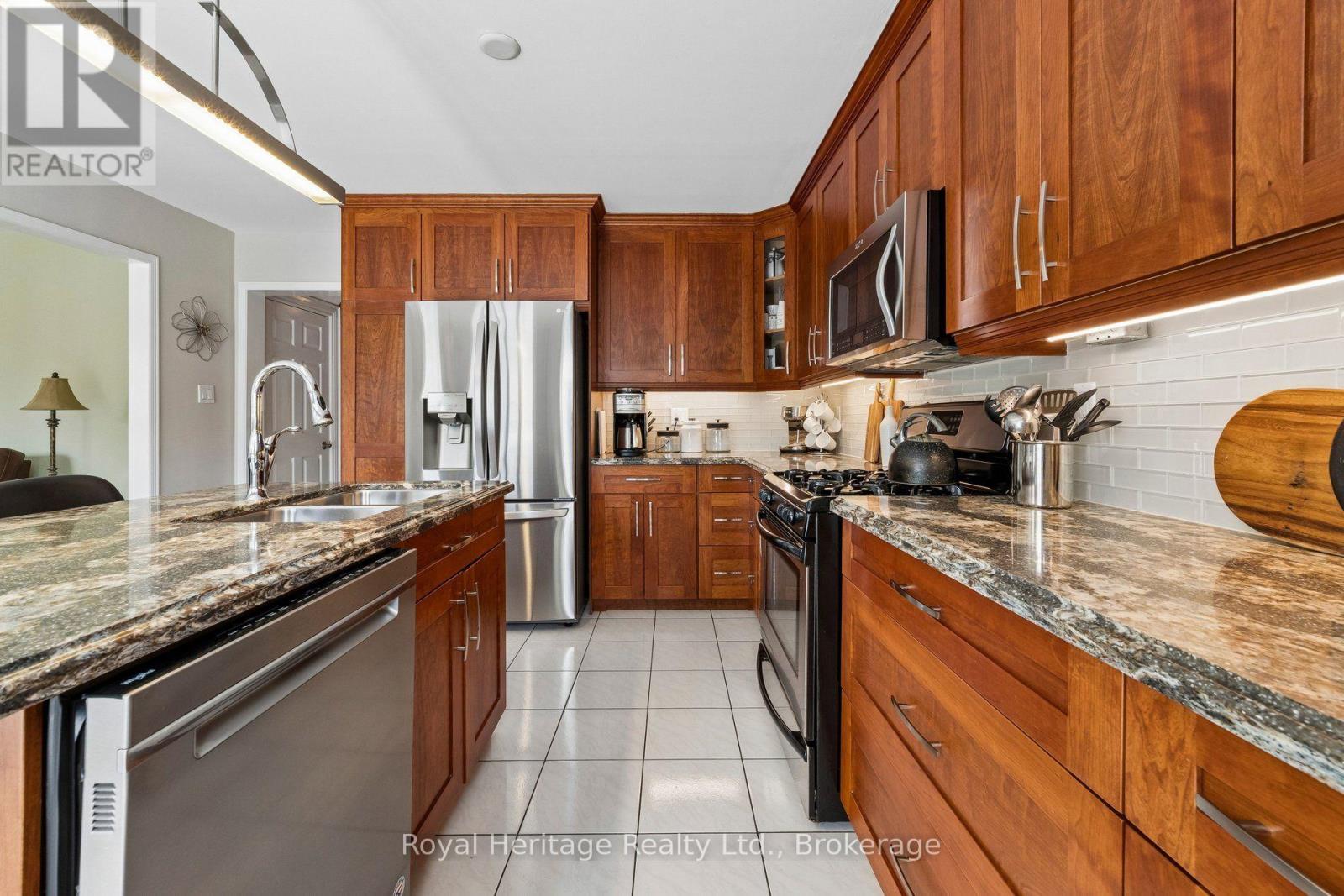 41 WINTERBERRY DRIVE - 14