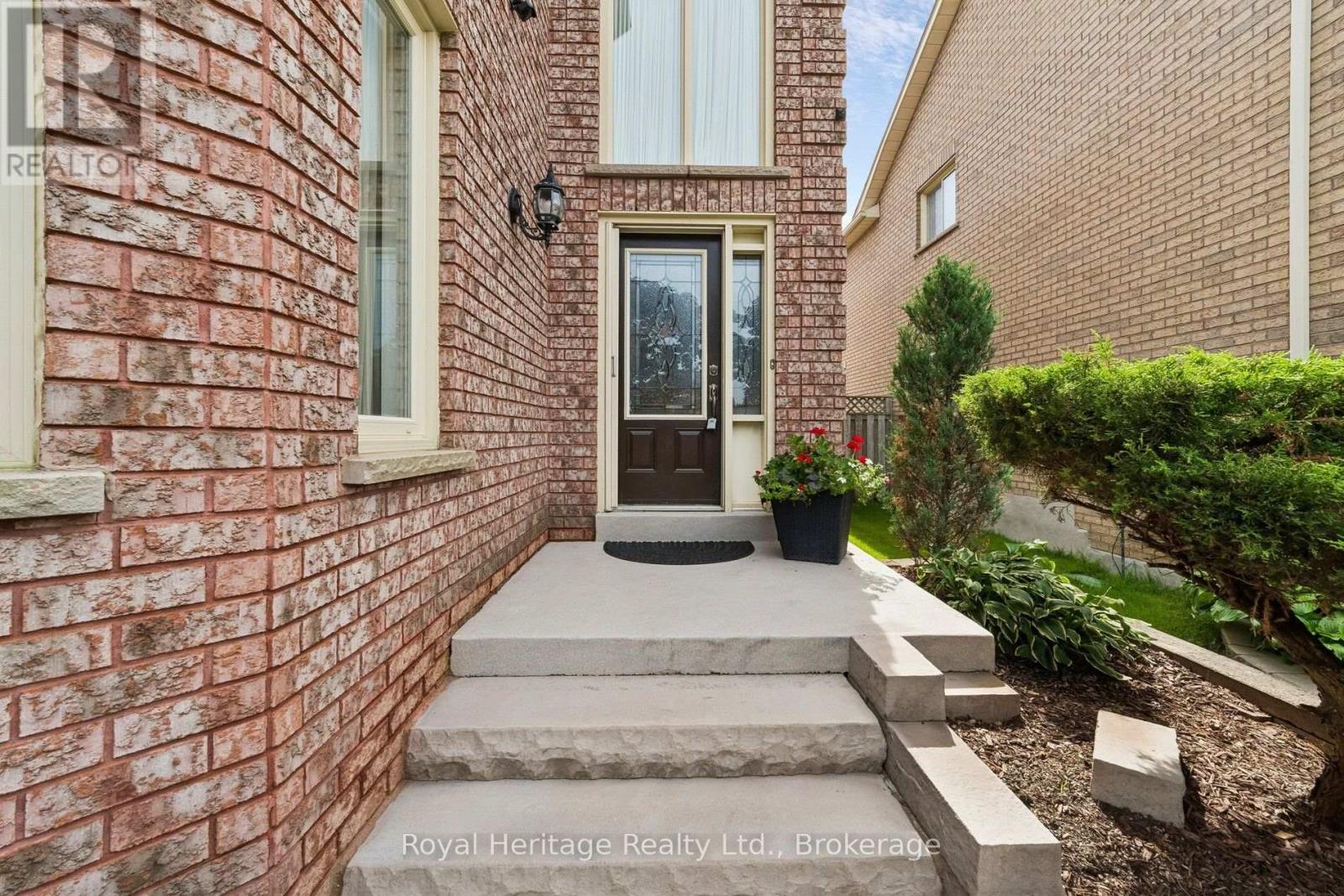 41 WINTERBERRY DRIVE - 4