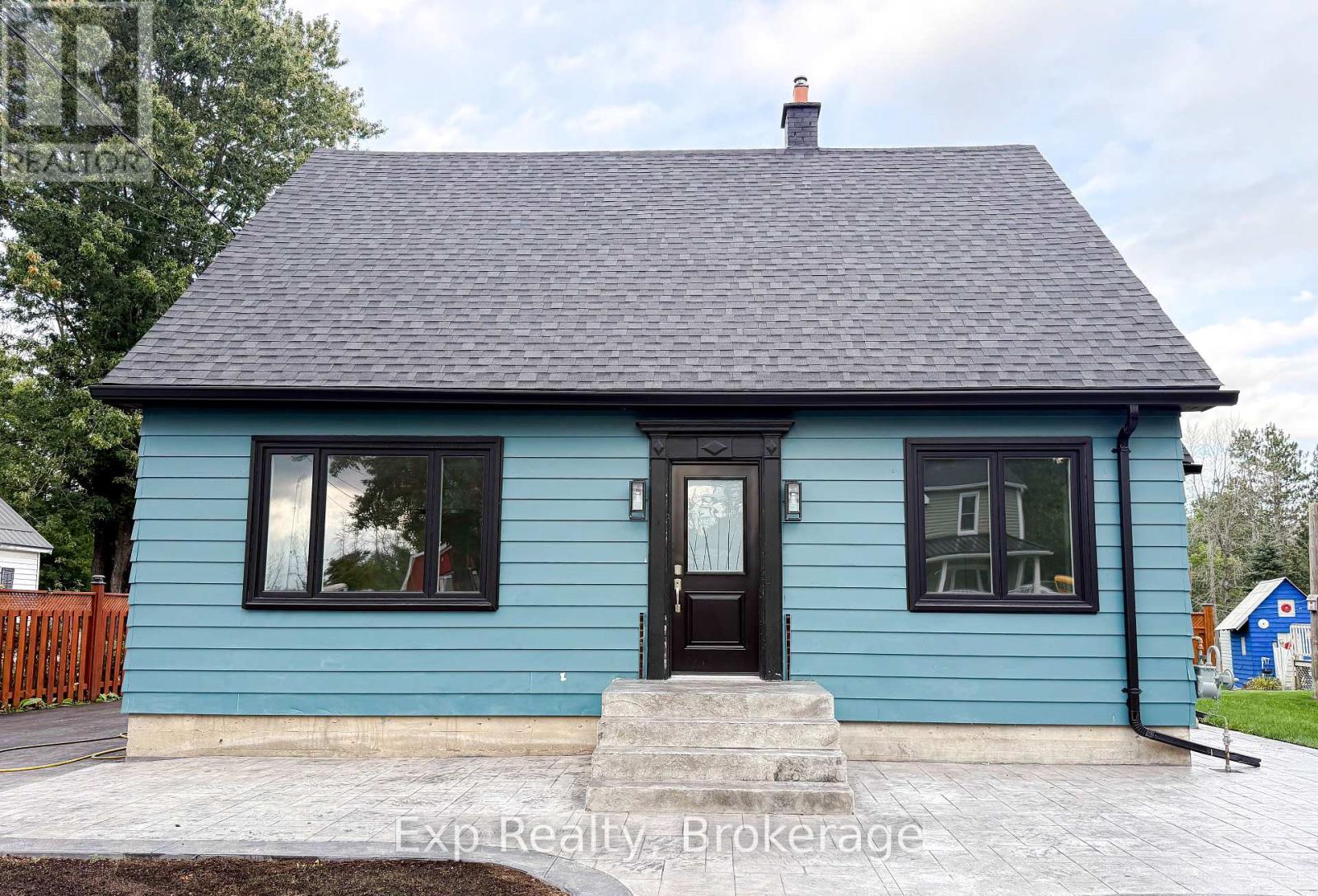 508 ASHLEY STREET, Belleville (Thurlow Ward) — photo 1