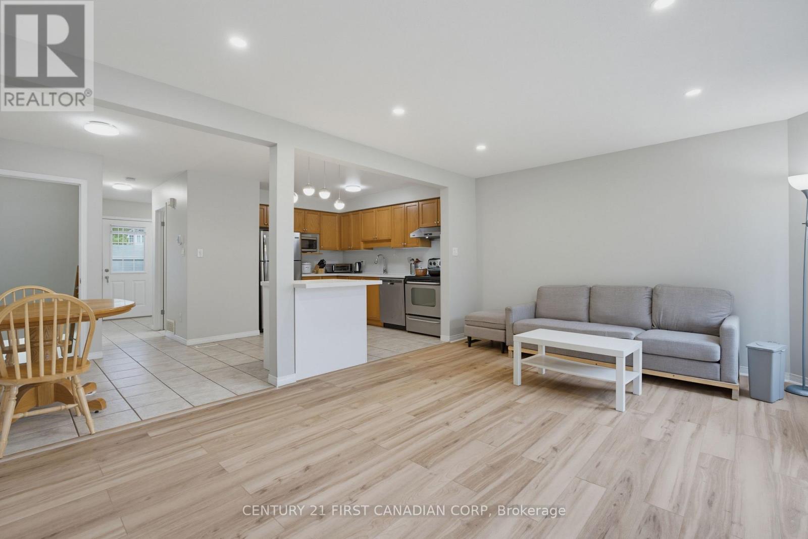 776 SILVERSMITH STREET - 13