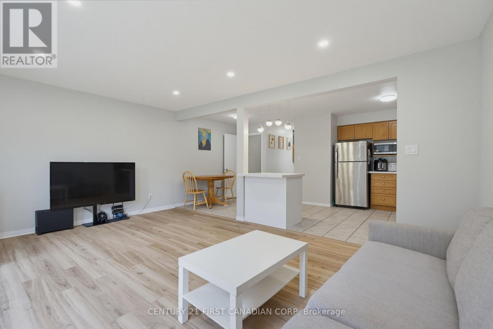 776 SILVERSMITH STREET - 14