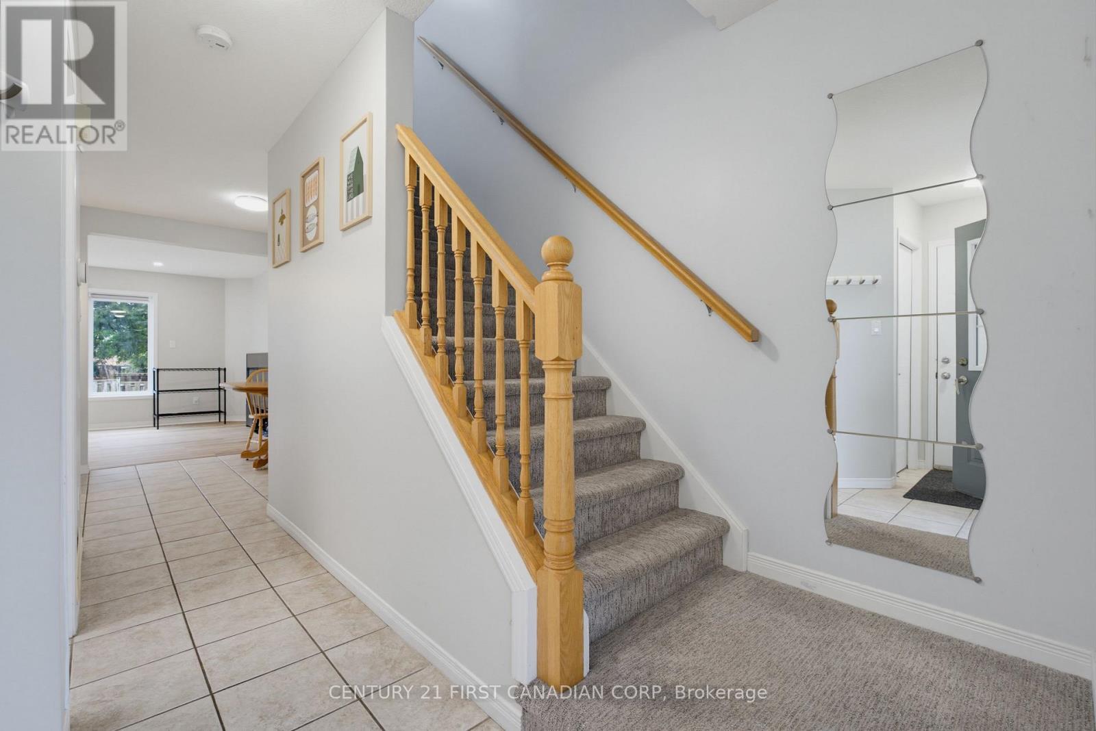 776 SILVERSMITH STREET, London North (North M) — photo 4