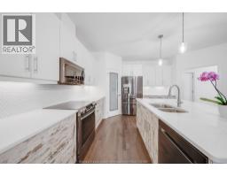 Family room/Fireplace - 69 Red Oak Crescent, Amherstburg, ON N9V4C4 Photo 11
