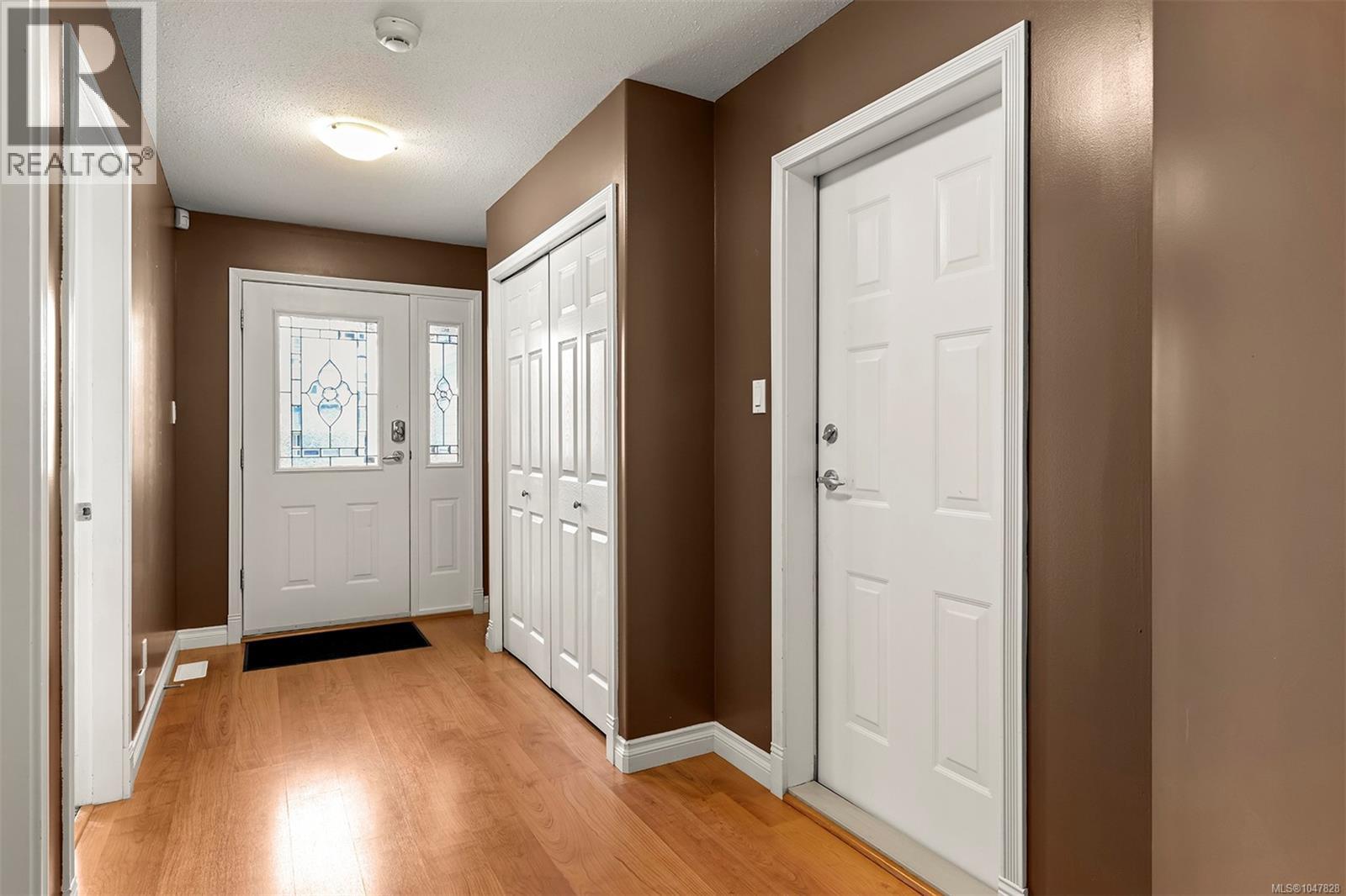 2717 Kendal Ave - 27