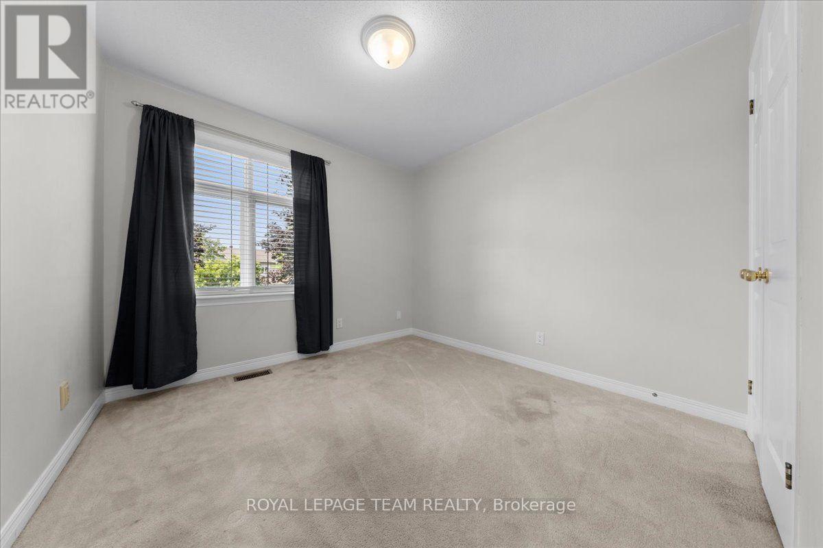 3 Bed, 2 Bath House for Sale in Ottawa – 219 TATTERSALL WAY, Ottawa – MLS# X13767698 - Image 27
