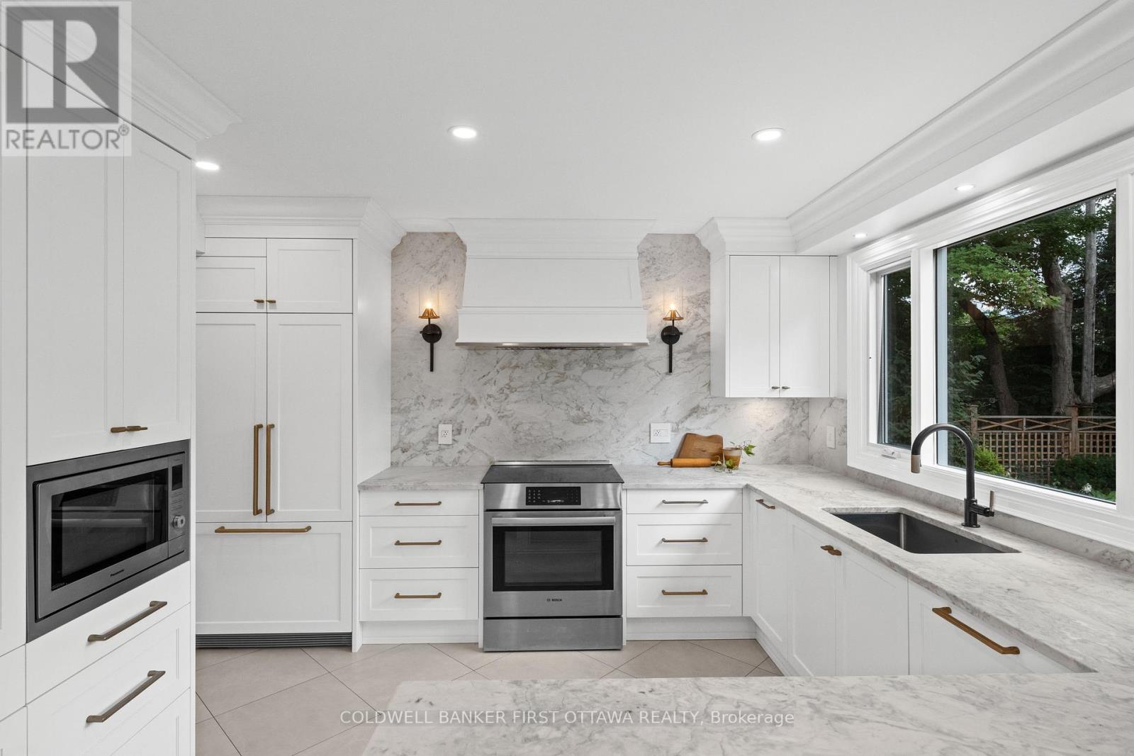 229 CROCUS AVENUE - 12