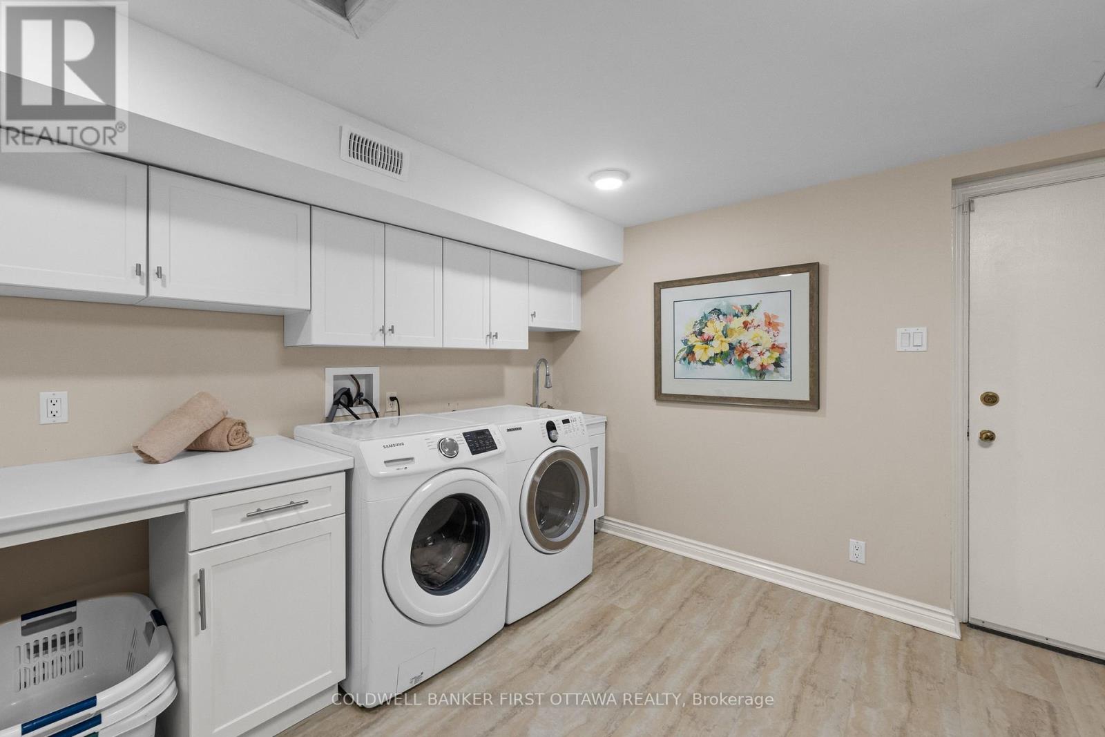 229 CROCUS AVENUE - 32