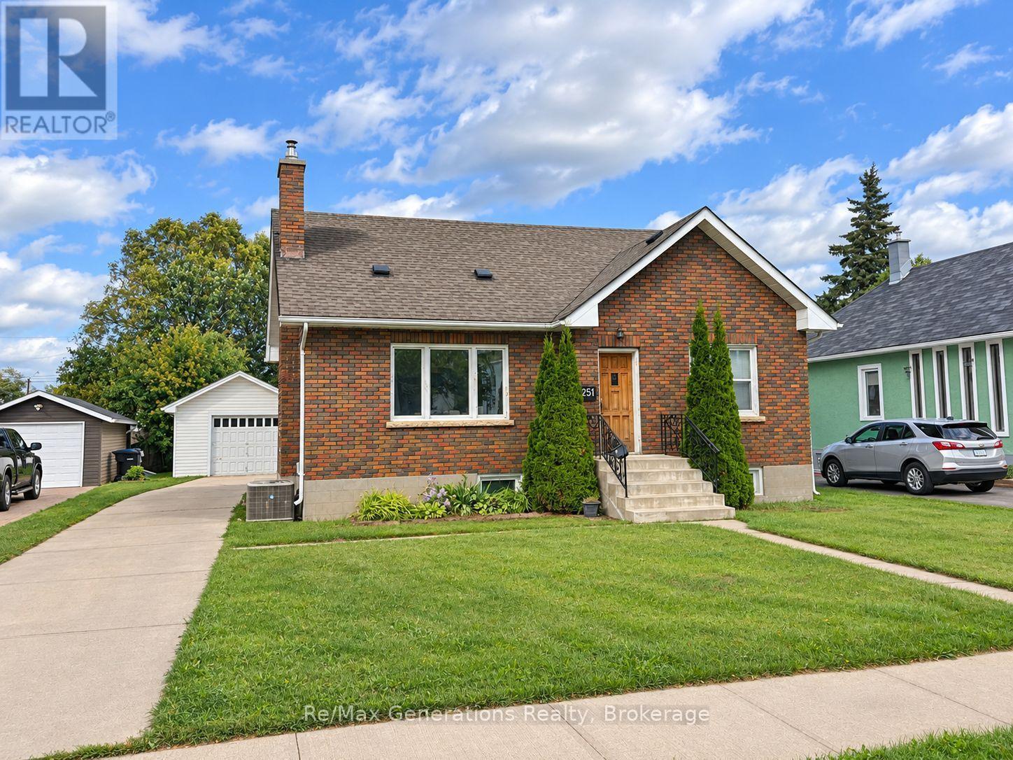 251 FRANCIS STREET W - 1