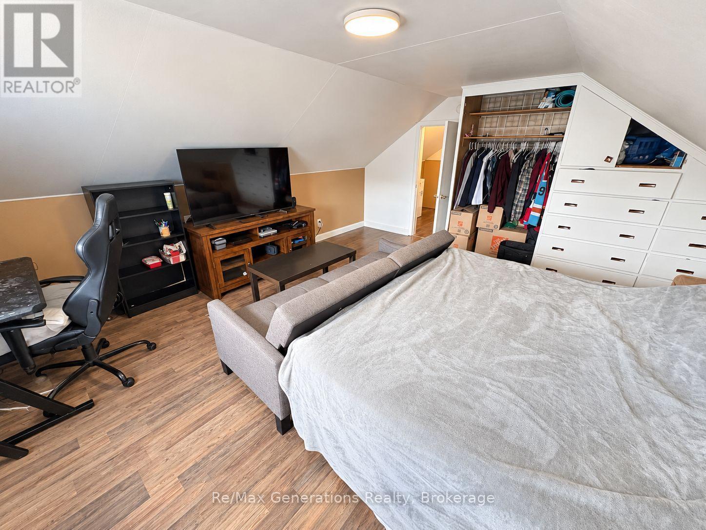 251 FRANCIS STREET W - Image 6