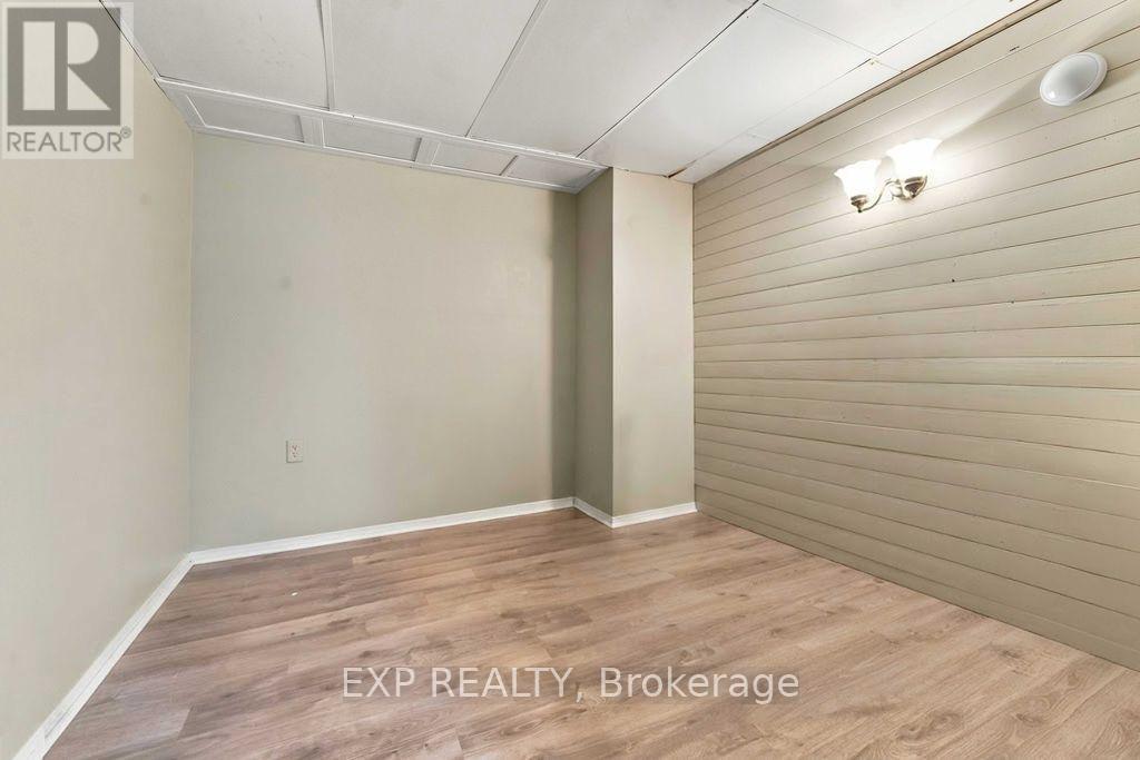 3 Bed, 2 Bath House for Sale in Ottawa – 30A – 30A WOODVALE GREEN, Ottawa – MLS# X13767788 - Image 27