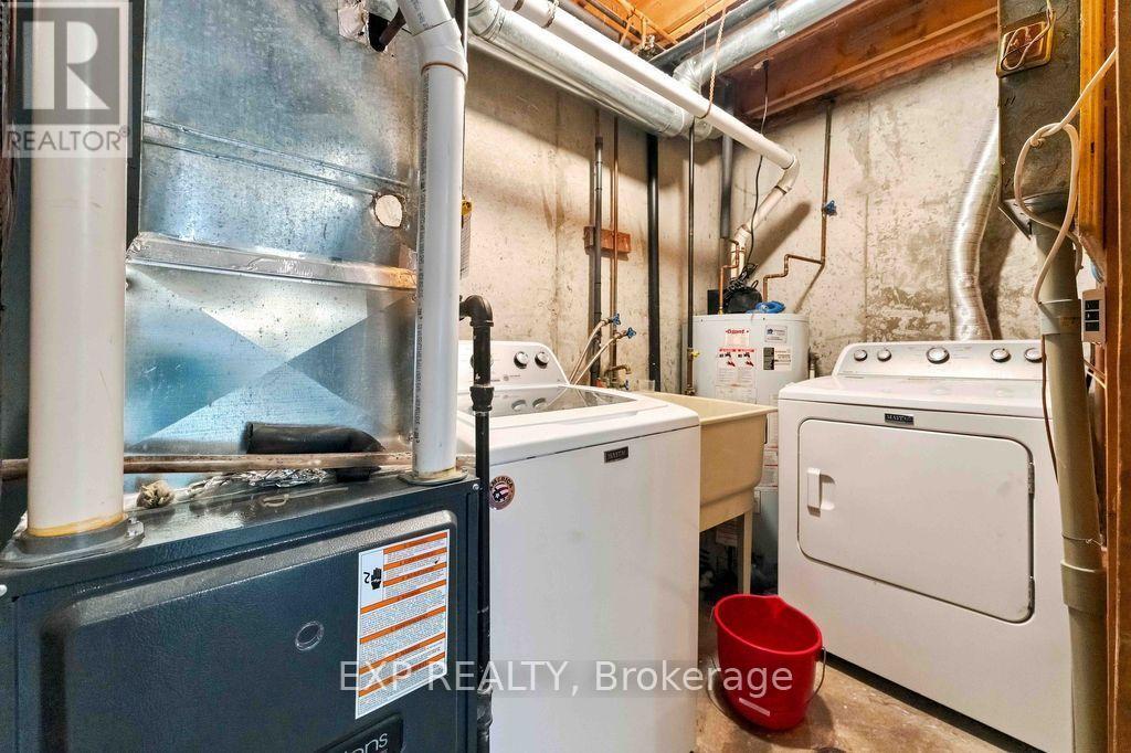 3 Bed, 2 Bath House for Sale in Ottawa – 30A – 30A WOODVALE GREEN, Ottawa – MLS# X13767788 - Image 30